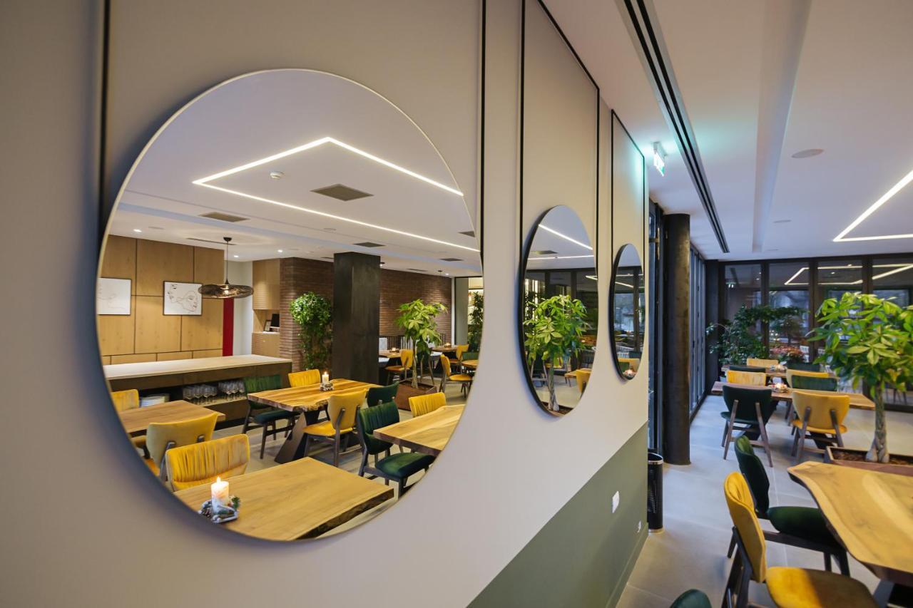 Park Plazza Hotell Korça Exteriör bild