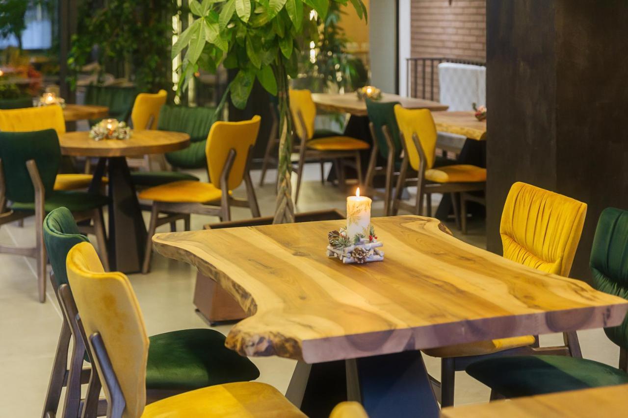 Park Plazza Hotell Korça Exteriör bild