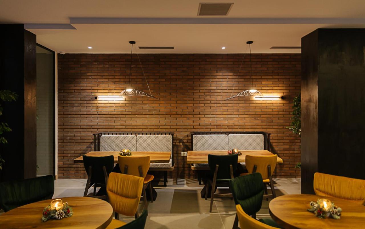 Park Plazza Hotell Korça Exteriör bild