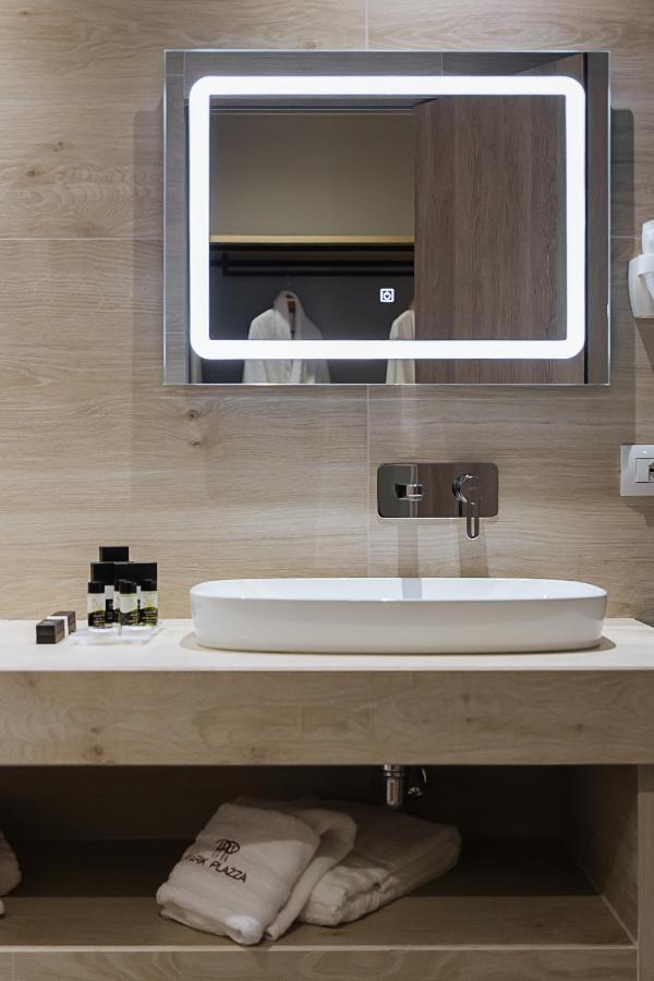 Park Plazza Hotell Korça Exteriör bild